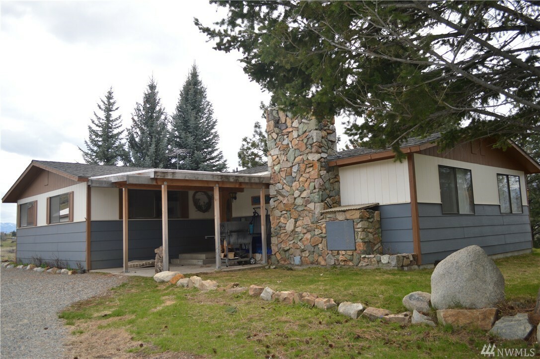 Property Photo:  144 Eastside Chewuch Rd C  WA 98862 