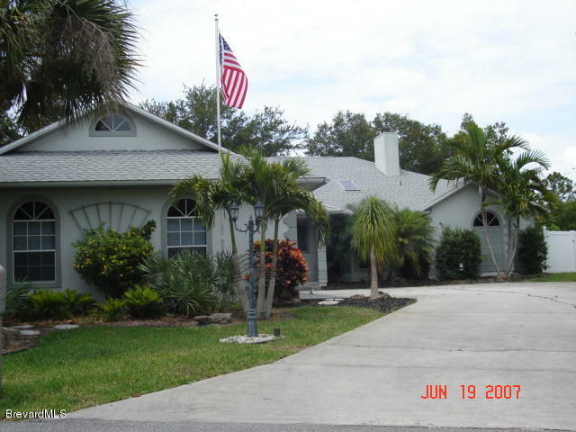 Property Photo:  725 Samuel Chase Lane  FL 32904 