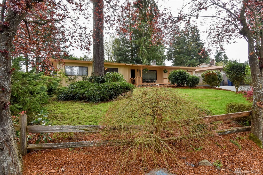 Property Photo:  29932 5th Ave SW  WA 98023 