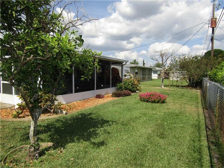 Property Photo:  544 Glen Oak Road  FL 34293 