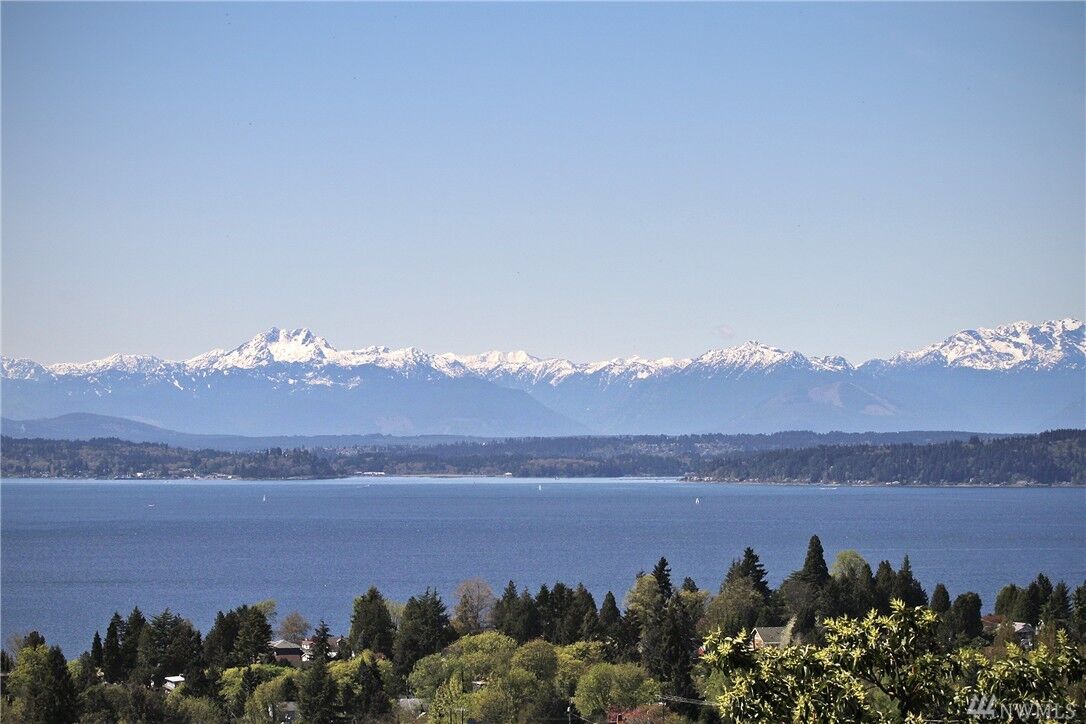 Property Photo:  6717 38th Ave SW  WA 98126 