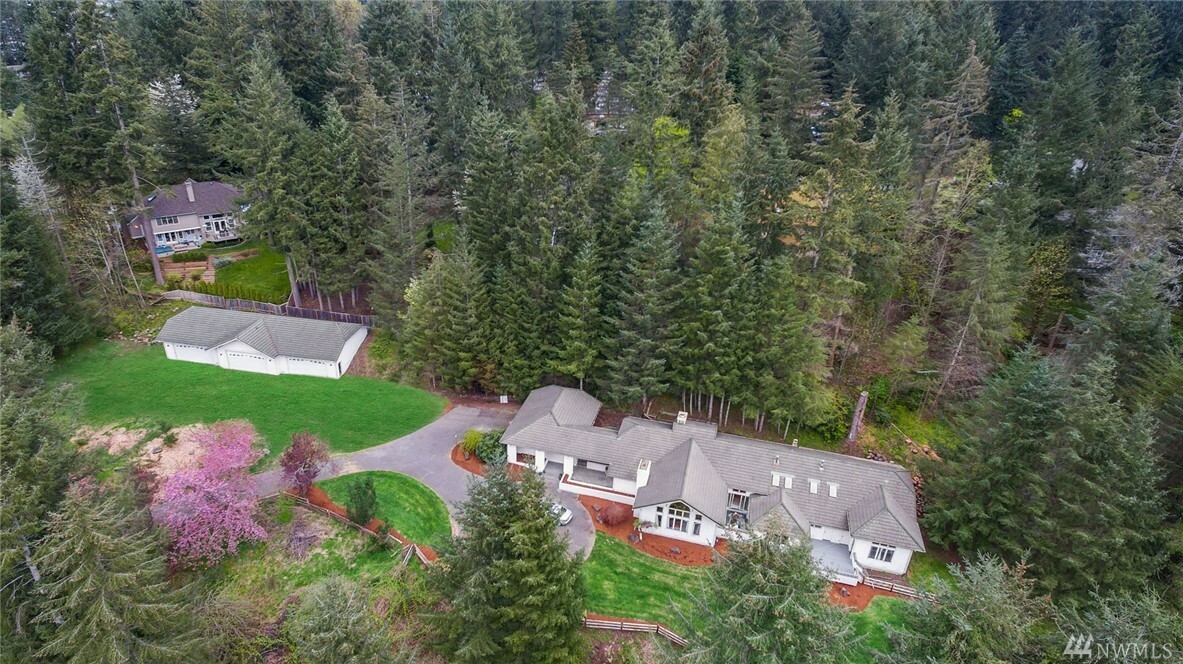 Property Photo:  23717 SE 24th St  WA 98075 