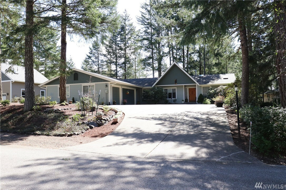 Property Photo: 271 E Michelle Dr WA 98592