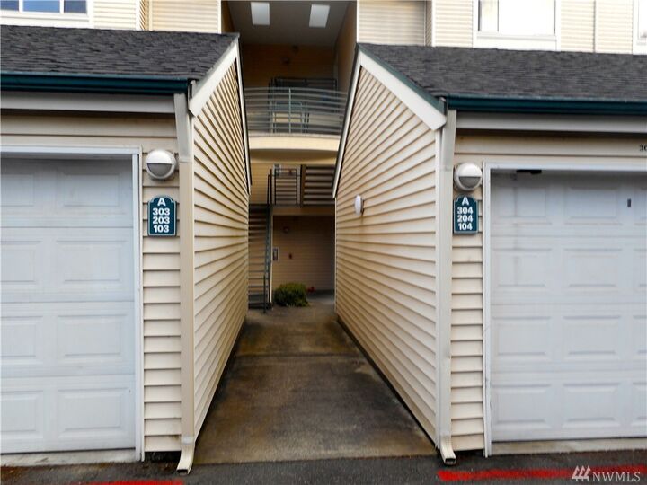 440 Maple Ave SW A104  Renton WA 98057 photo