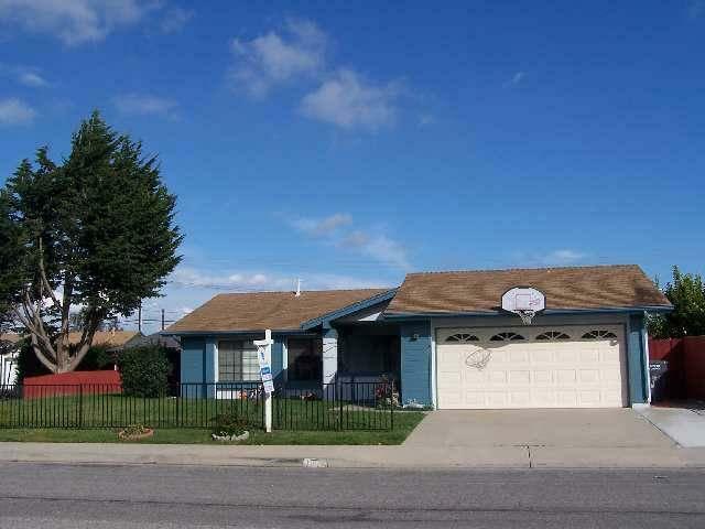 Property Photo:  1004 N W Street  CA 93436 