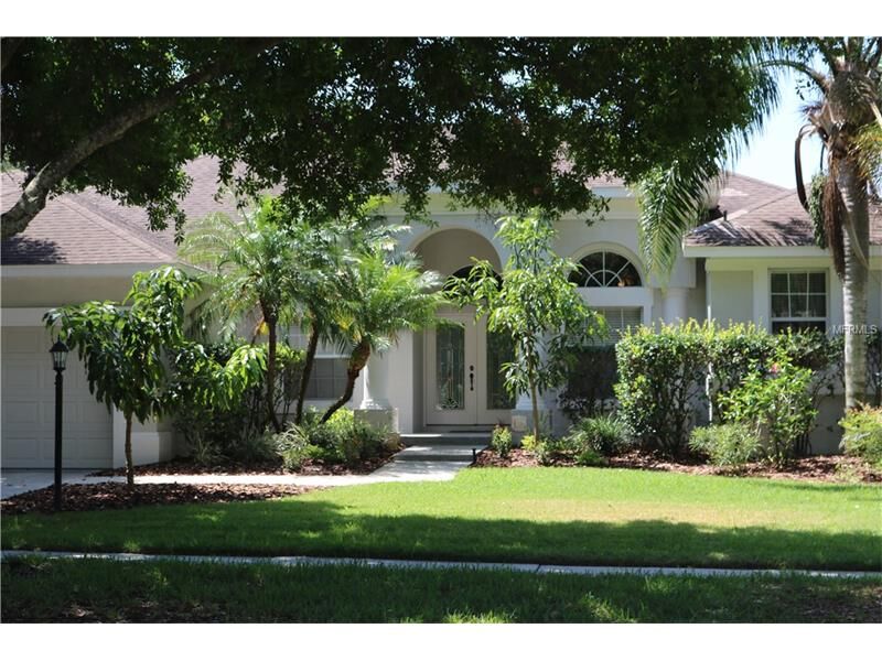 Property Photo:  3909 Valrico Grove Drive  FL 33594 