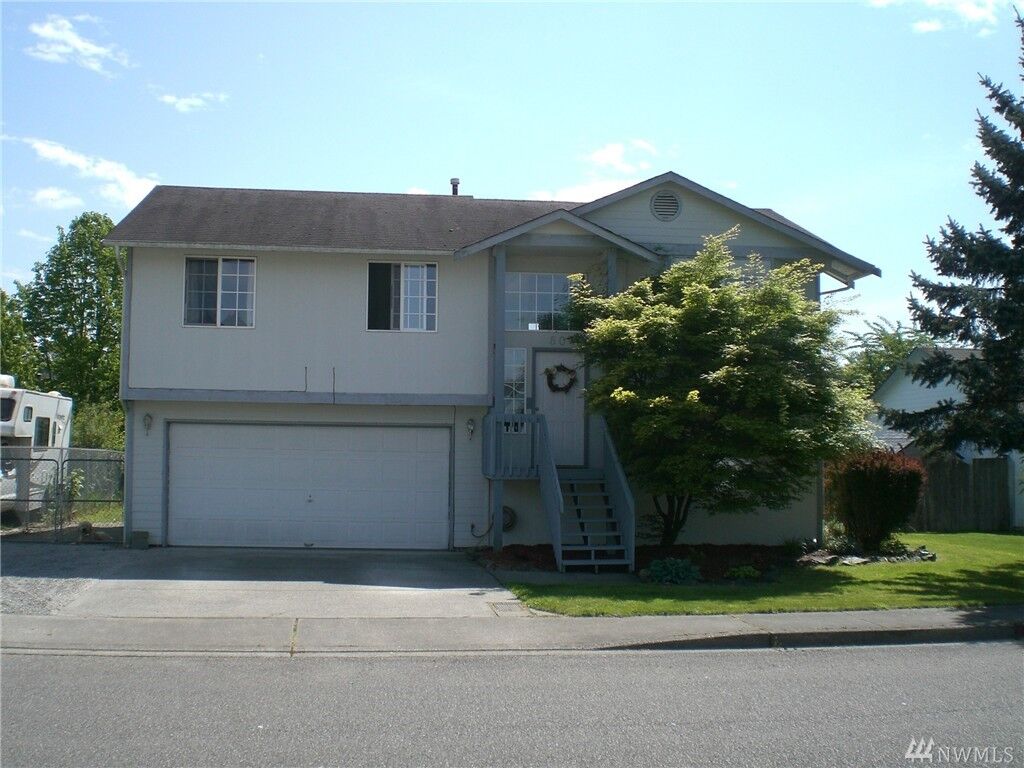 Property Photo:  804 Pine Street  WA 98294 