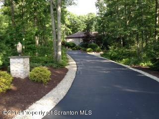 121 Wellington Drive  Roaring Brook Twp PA 18444 photo