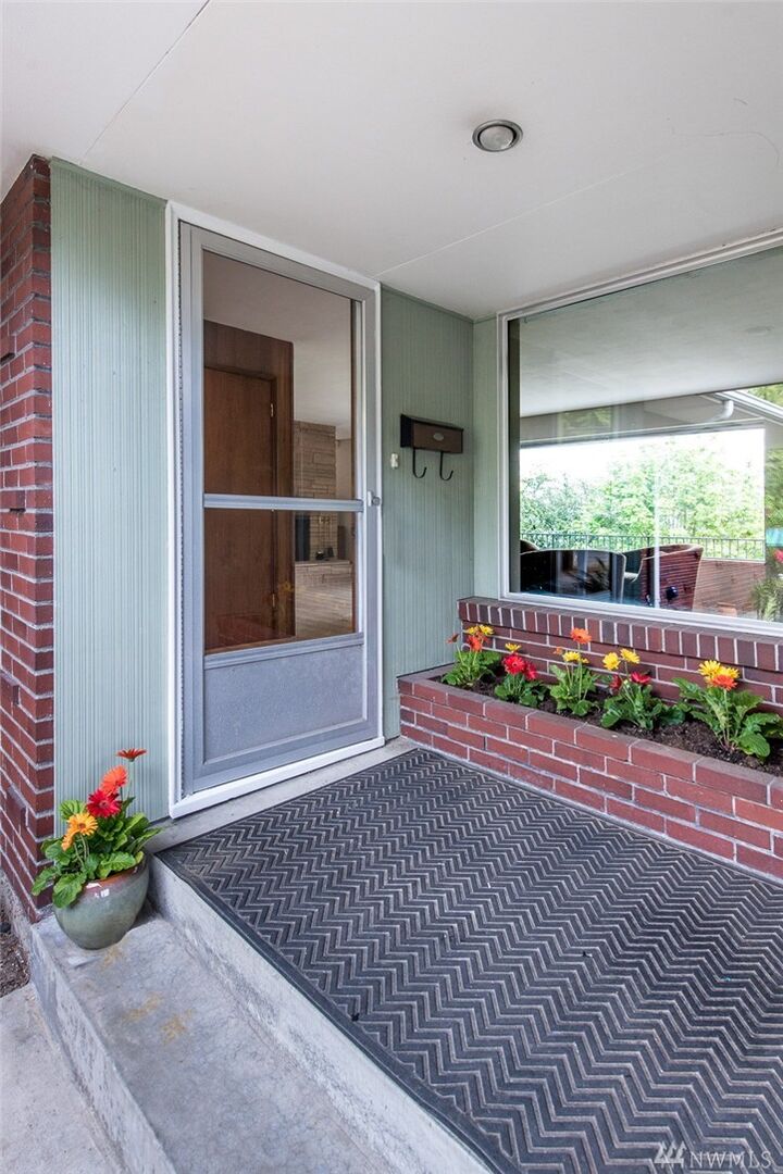 Property Photo:  3207 E L St  WA 98404 