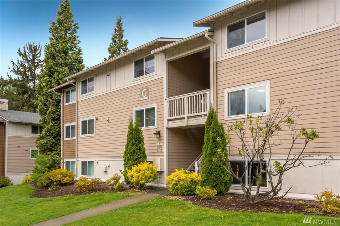 Property Photo:  14112 NE 181st Place G102  WA 98072 