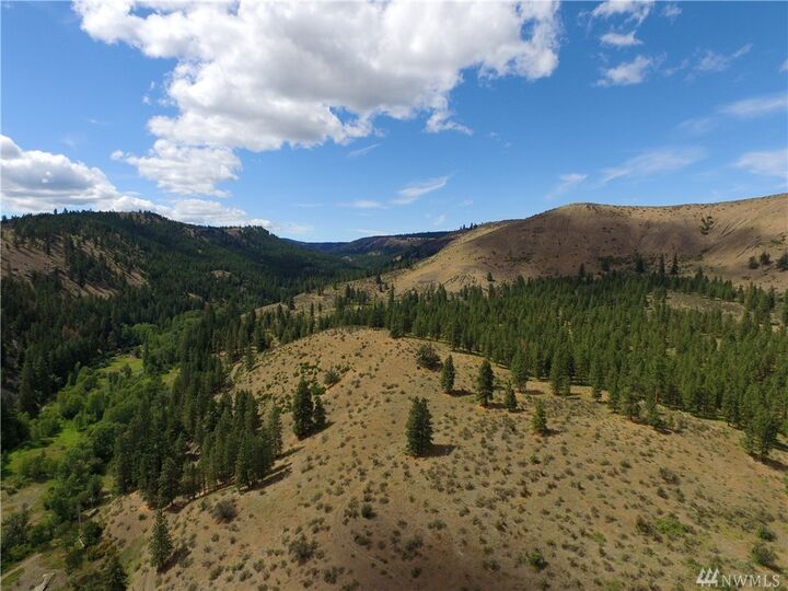 Property Photo:  13491 Manastash Rd  WA 98926 