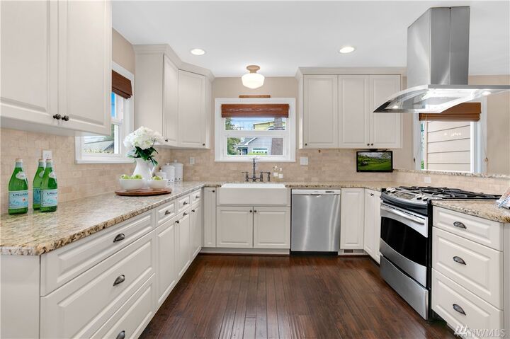 Property Photo: 4000 Midvale Ave N WA 98103