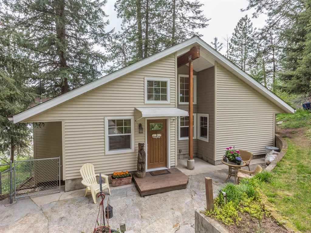 Property Photo:  13217 N Peninsula Dr  WA 99025-9406 