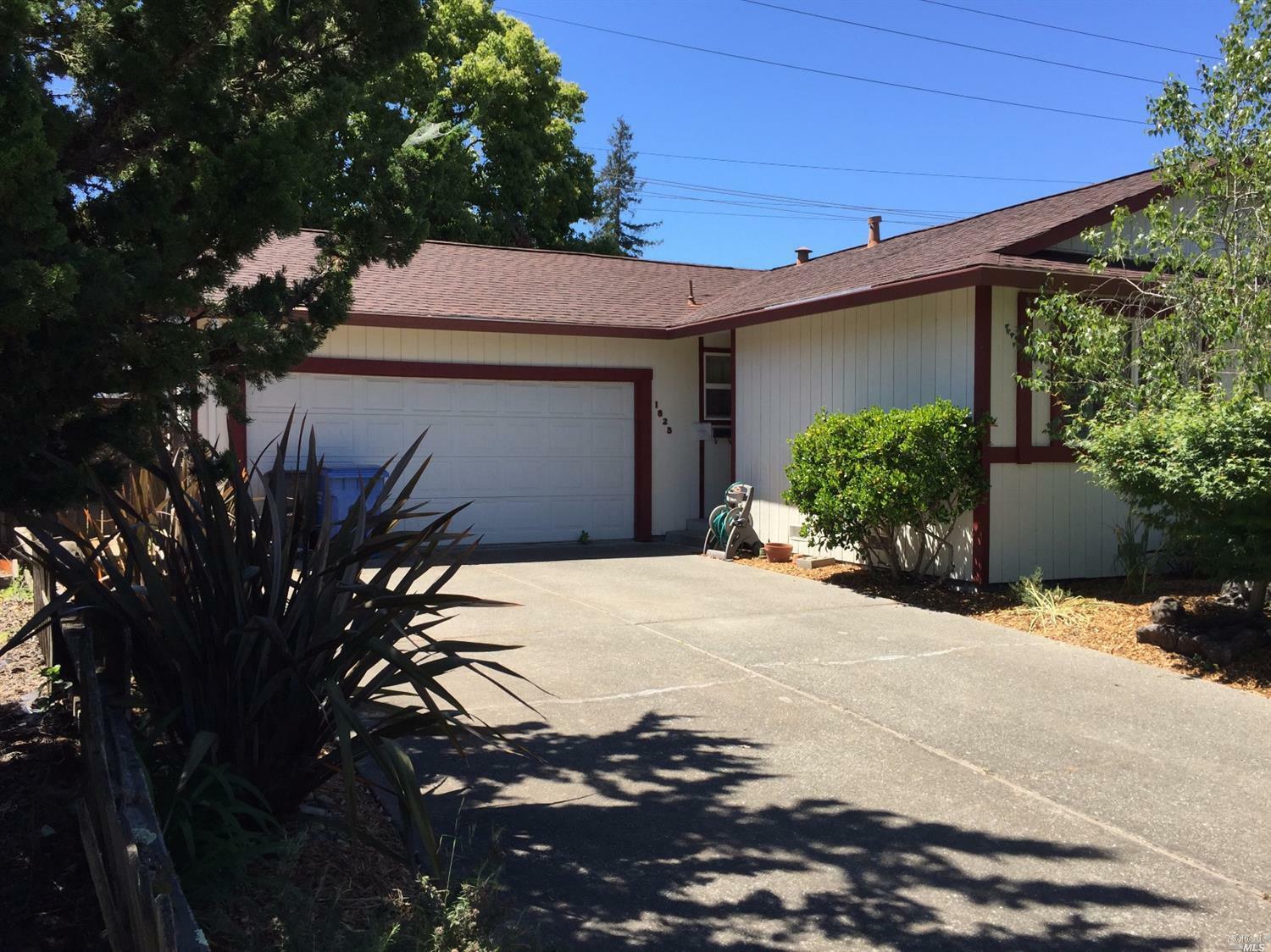 Property Photo:  1625 Dudley Place  CA 95401 
