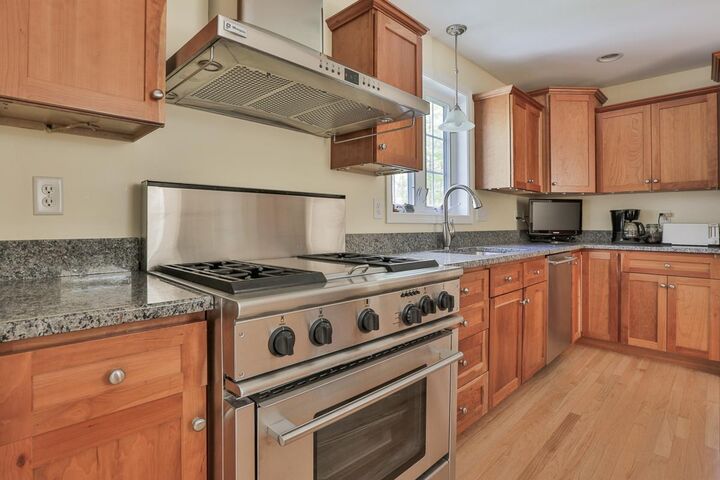 Property Photo:  41 Cedar Crest Lane  NH 03032 