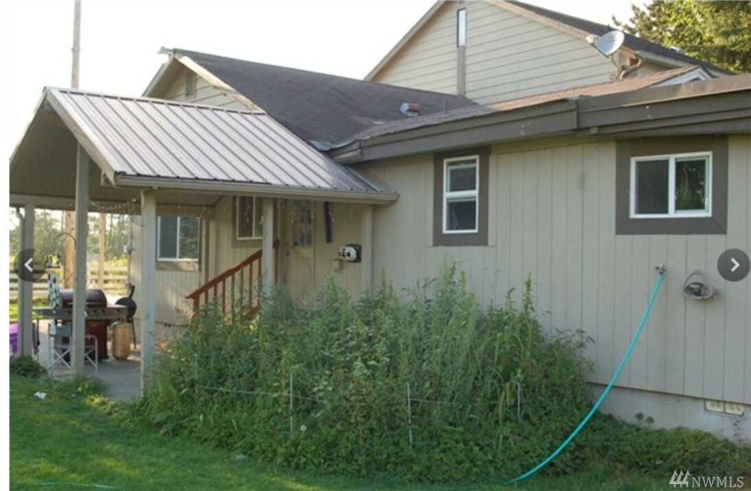 Property Photo: 8675 Bd Minkler Rd WA 98284
