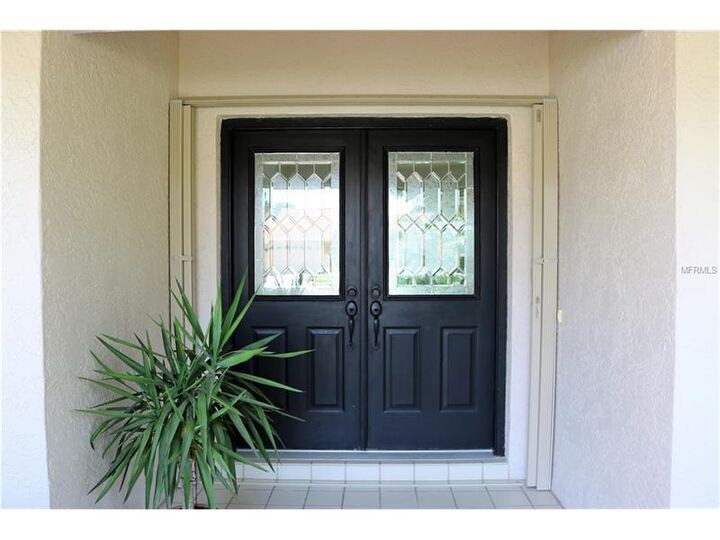 Property Photo:  5018 Southern Pine Circle  FL 34293 