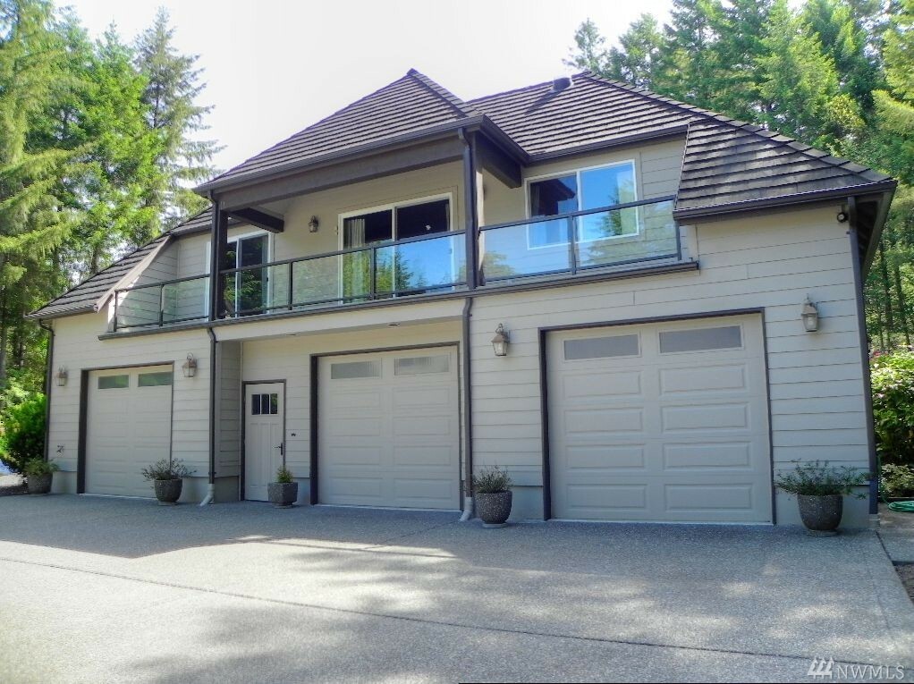 Property Photo:  2492 E Grapeview Loop Rd  WA 98546 