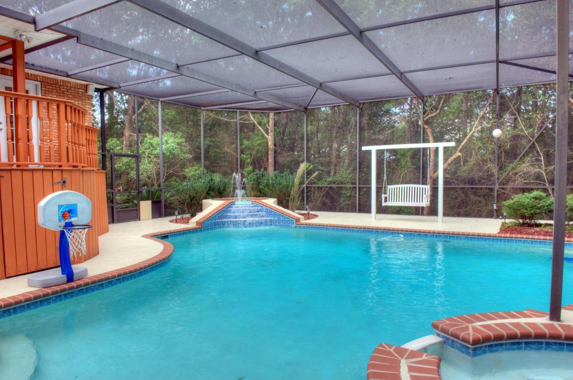 Property Photo: 2198 Chase Drive FL 32578
