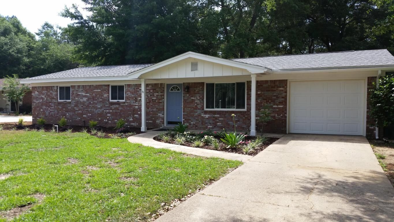 Property Photo:  107 Keller Court  FL 32578 