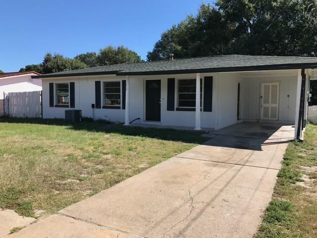 Property Photo: 419 Marlowe Drive FL 32547