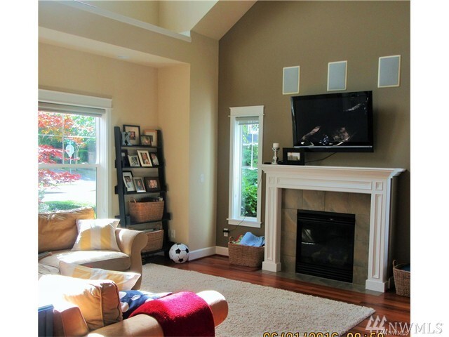 Property Photo: 2593 22nd Ave NE WA 98029