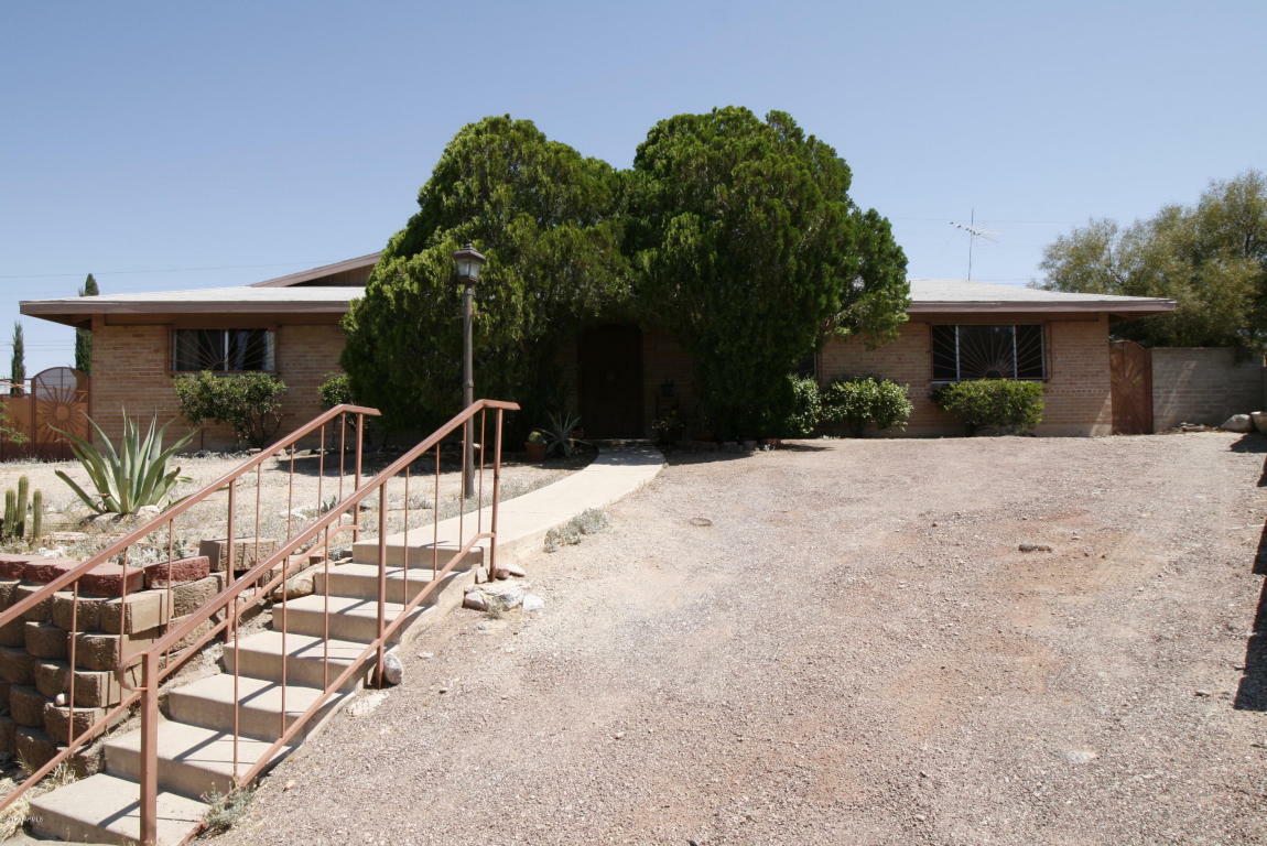 Property Photo:  618 N Gene Place  AZ 85710 