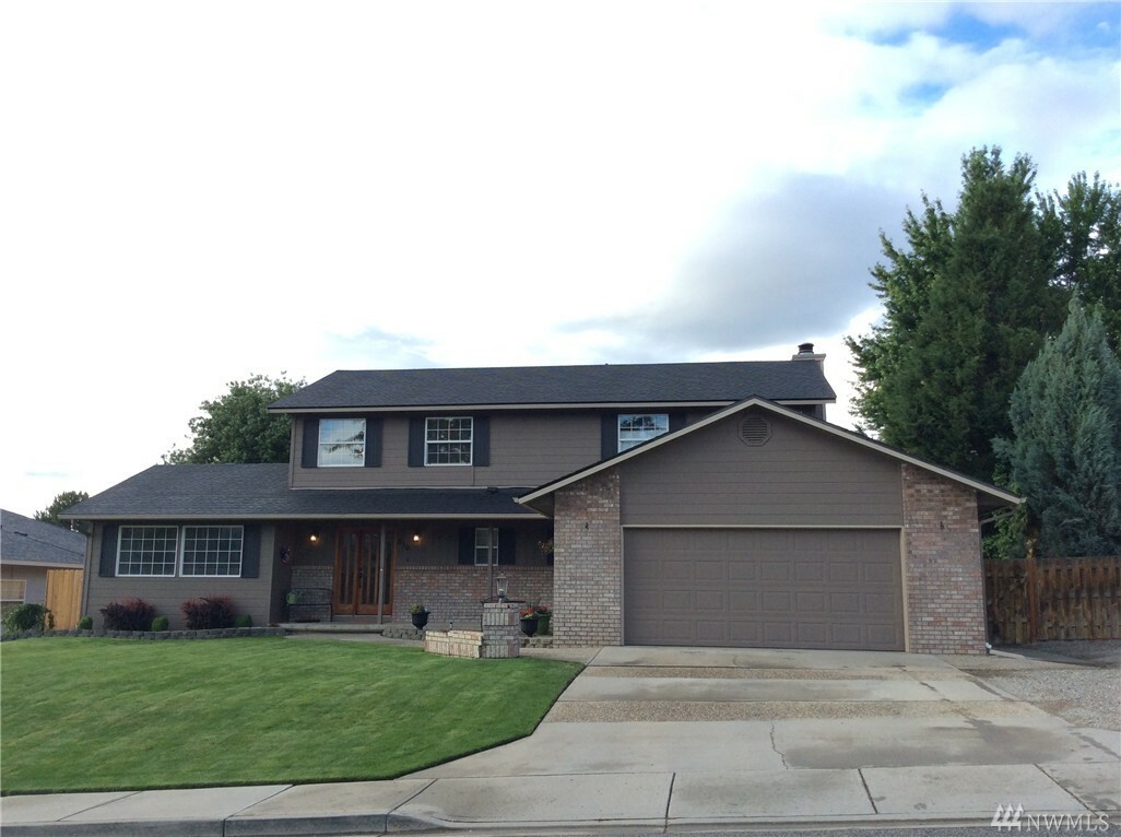 Property Photo: 819 Amy Ct WA 98802