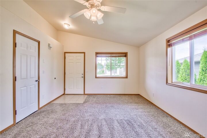 Property Photo: 950 Dallas St WA 98274