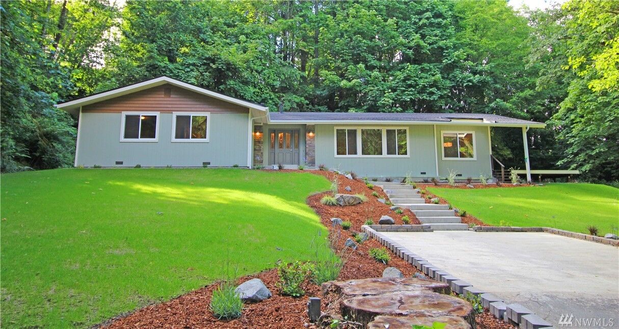 Property Photo:  1108  Olney Avenue E  WA 98366 