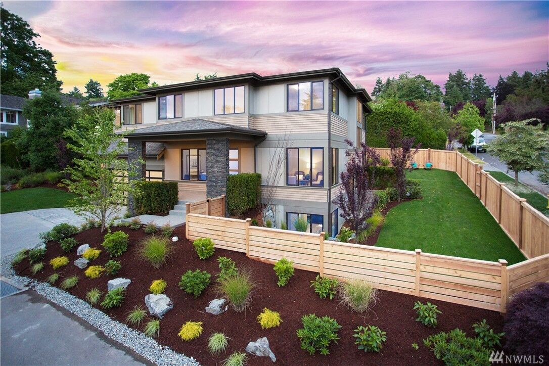 Property Photo:  10028 NE 110th St  WA 98033 