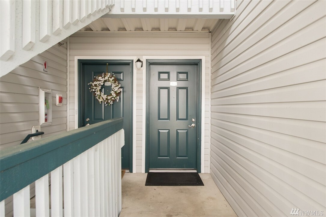 Property Photo: 33020 10th Ave W B204 WA 98023