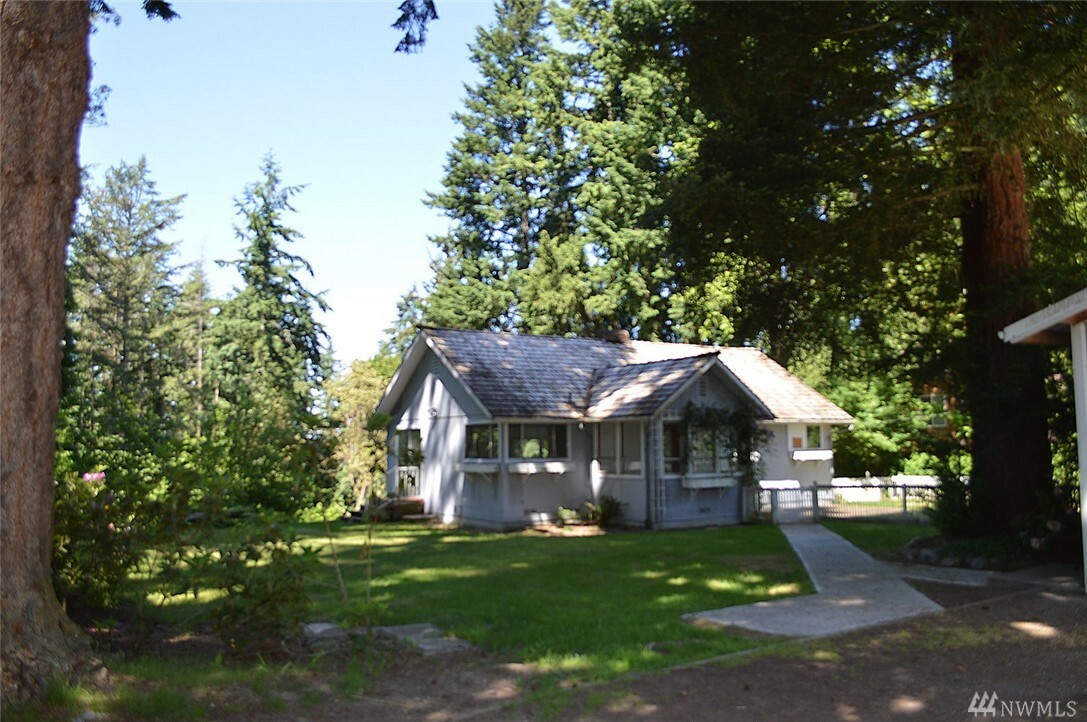 Property Photo:  19902 SE 25th Place  WA 98075 