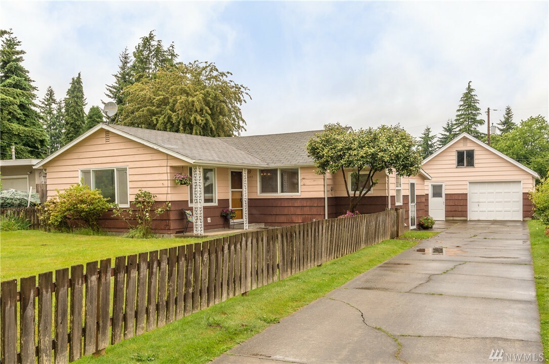 Property Photo:  640 S 143rd Place  WA 98168 