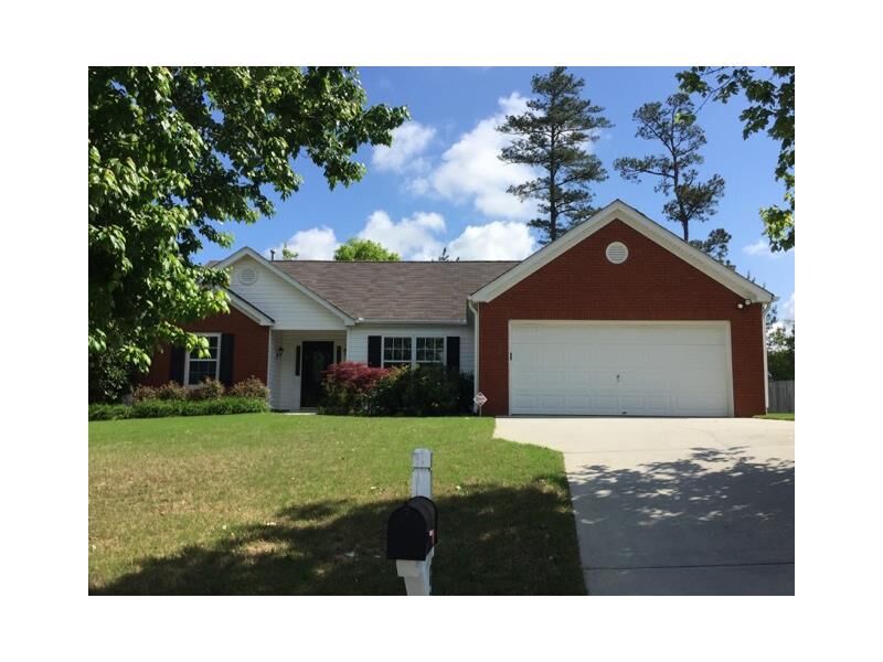 Property Photo: 806 Crested View Circle 30052