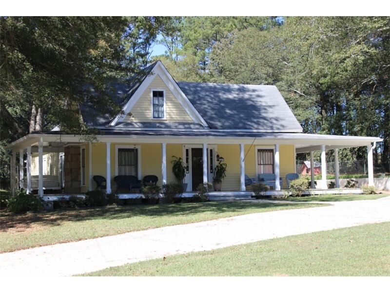 Property Photo:  165 New Street   30548 