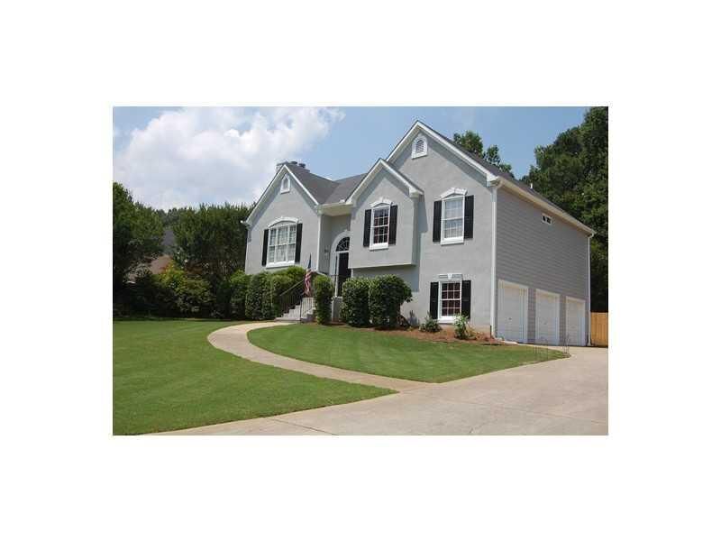 Property Photo:  923 Evian Drive   30152 