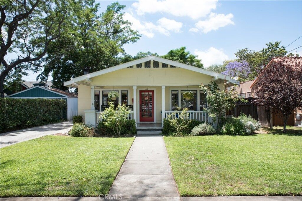 Property Photo:  117 N Woods Avenue  CA 92832 