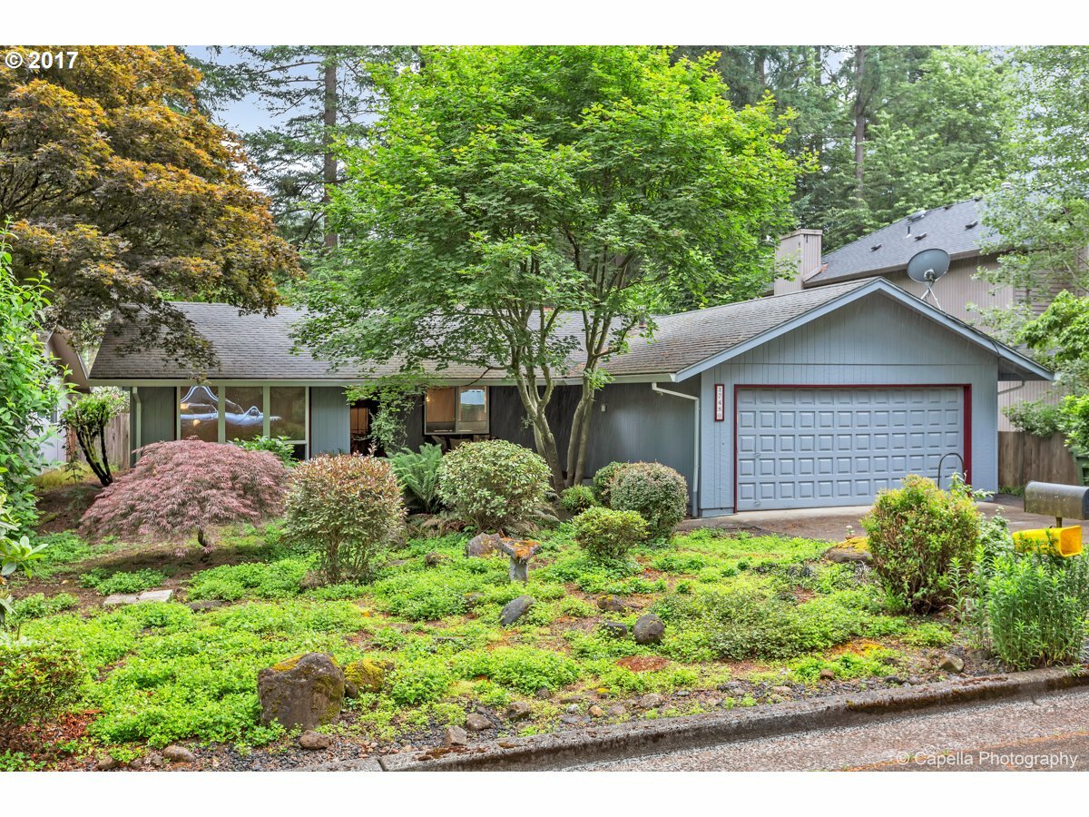 Property Photo:  17480 Hill Way  OR 97035 