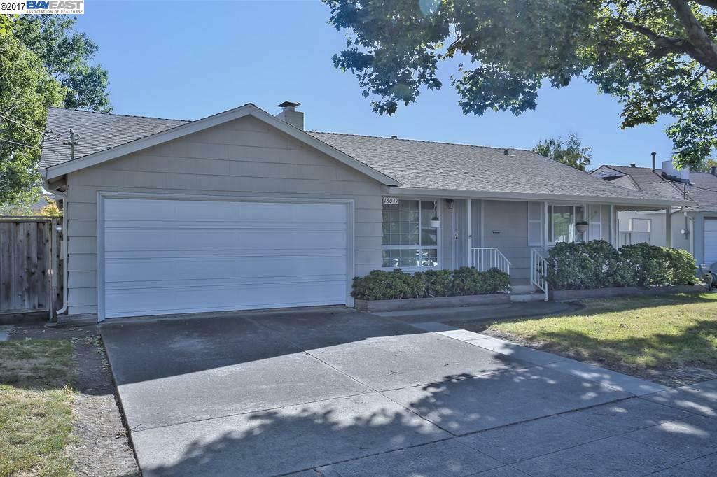 Property Photo:  18049 Via Valencia  CA 94548-3420 