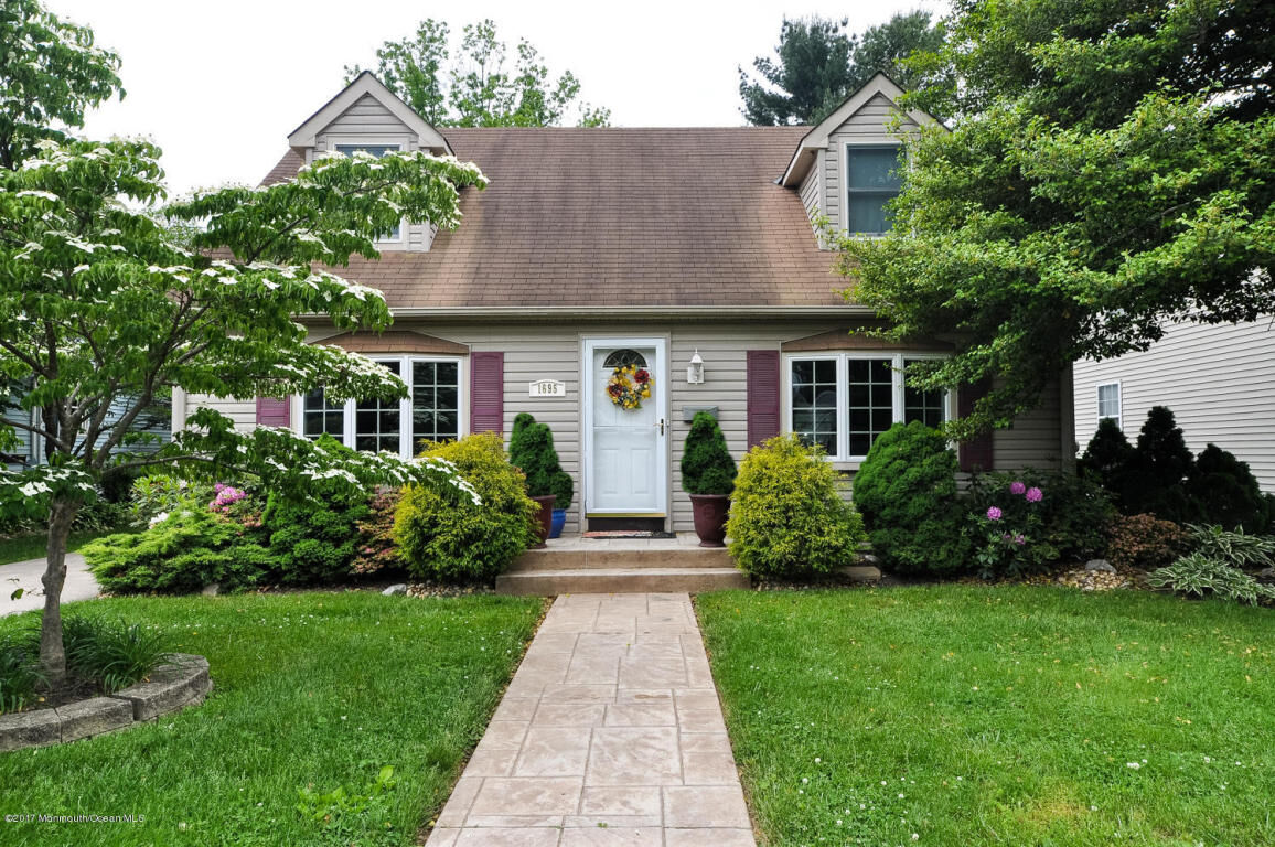 Property Photo:  1695 Spruce Street  NJ 08610 