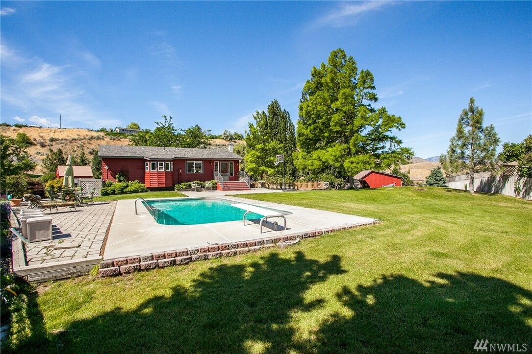 Property Photo:  3680 W Malaga Rd  WA 98828 