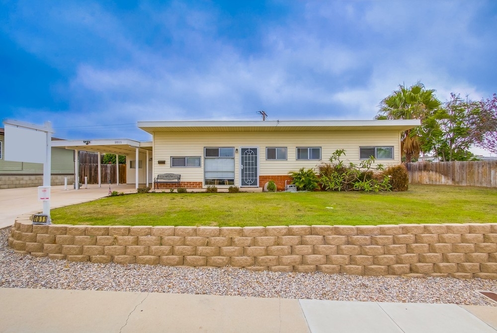 Property Photo: 1011 Agua Tibia Ave CA 91911