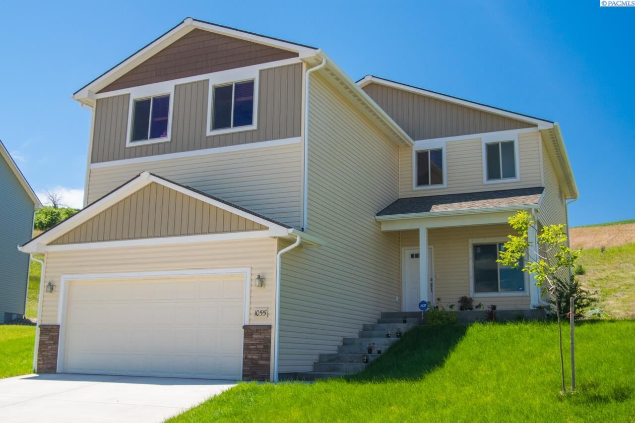 Property Photo: 1055 SW Corral Ct WA 99163