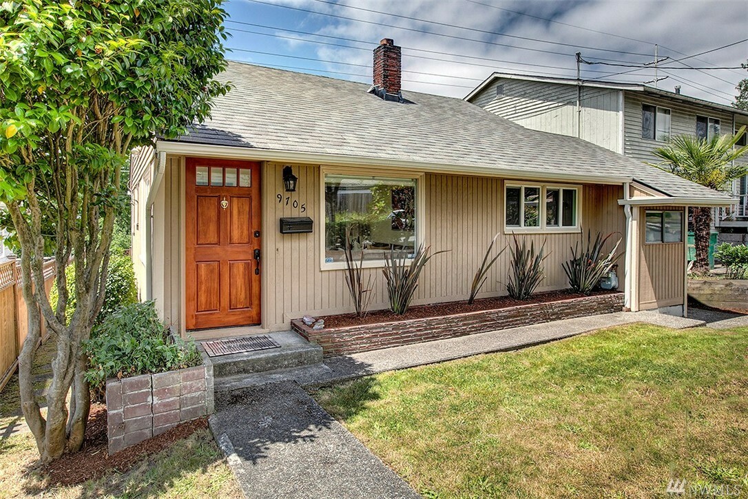 Property Photo:  9705 Fremont Ave N  WA 98103 