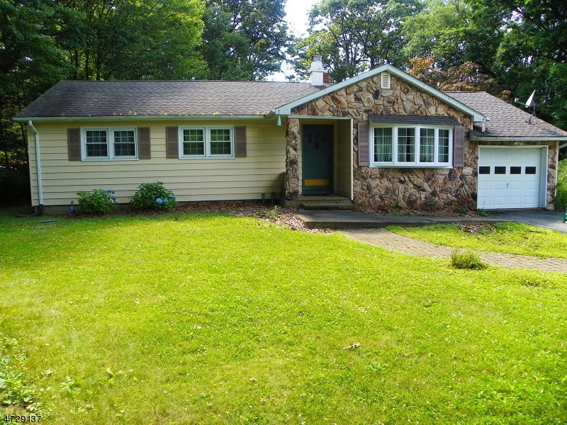 Property Photo:  44 Fox Trail Rd  NJ 07871 