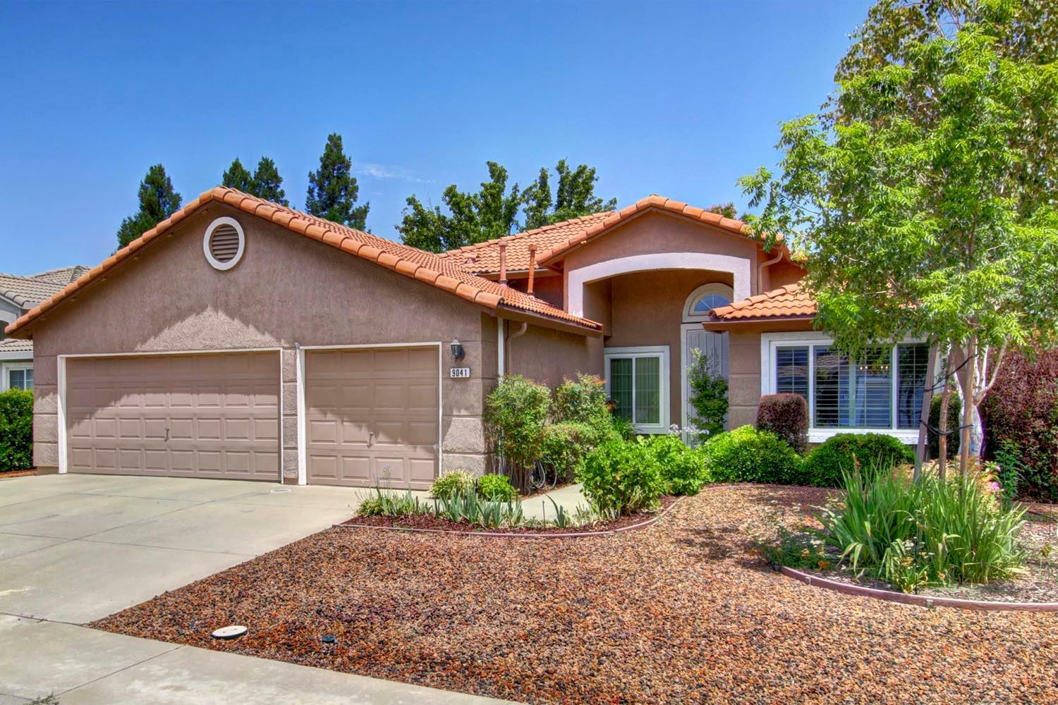 Property Photo:  9041 Bungalow Way  CA 95758 