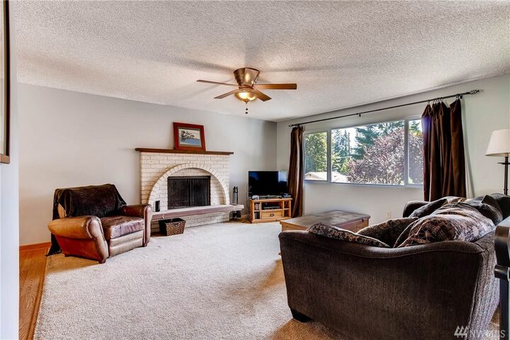 Property Photo: 18701 W 62nd Place WA 98037