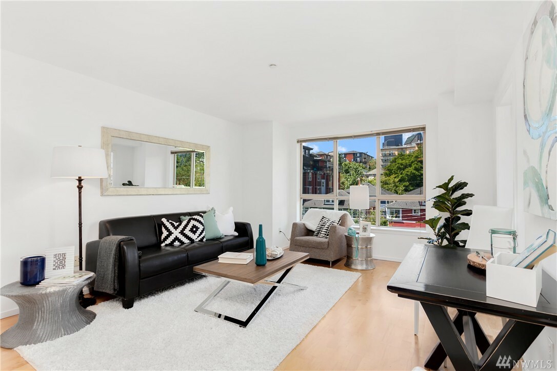 Property Photo: 412 11th Ave 503 WA 98122