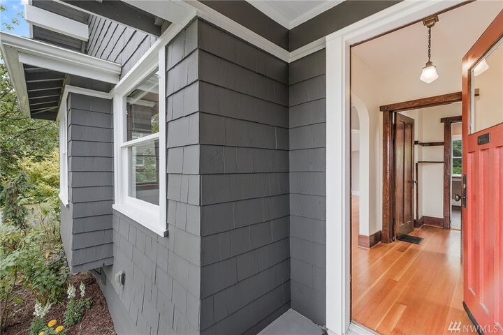 Property Photo:  1224 S Ainsworth Ave  WA 98405 